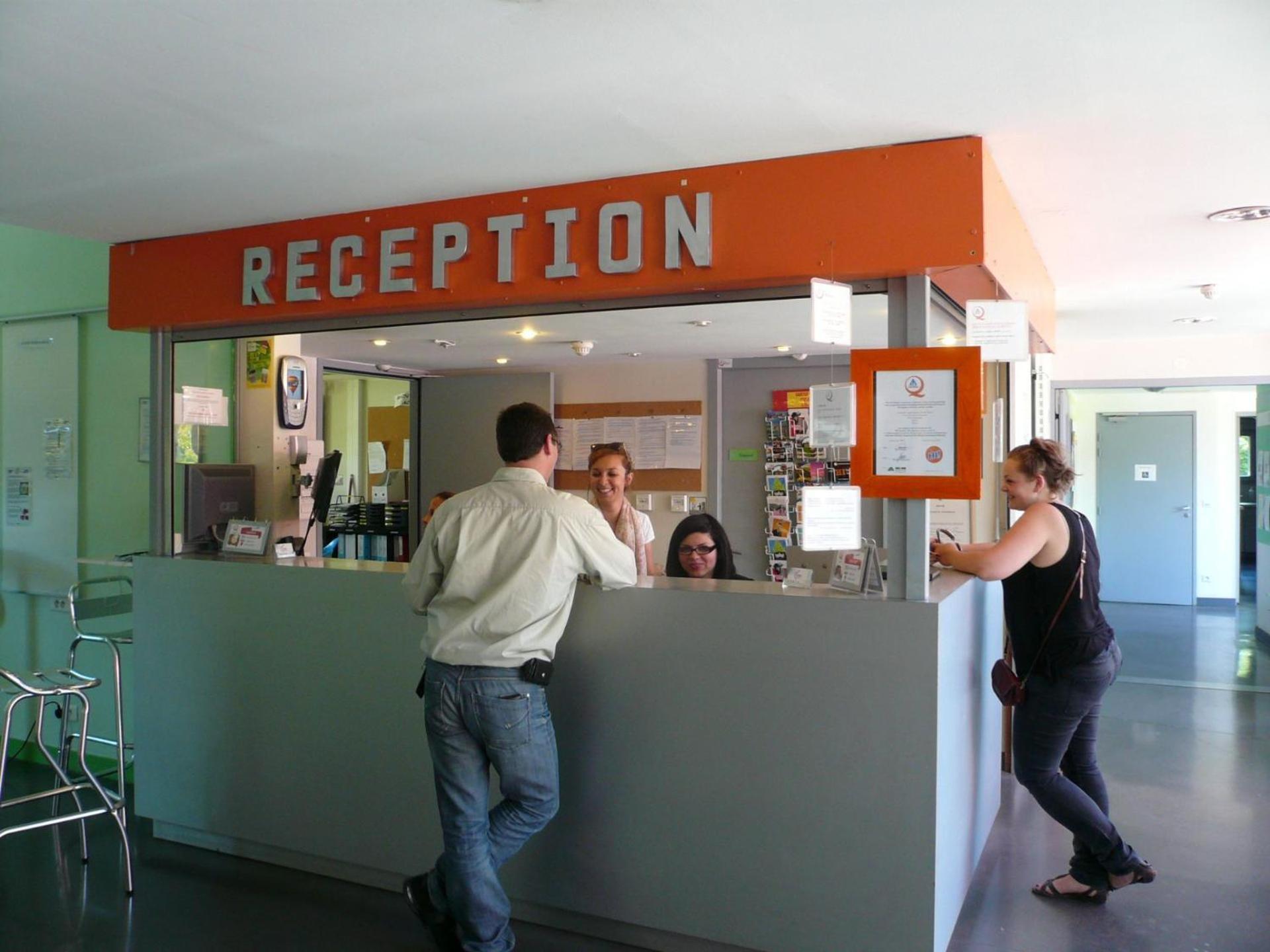 Auberge De Jeunesse Hi Grenoble Эшироль Экстерьер фото