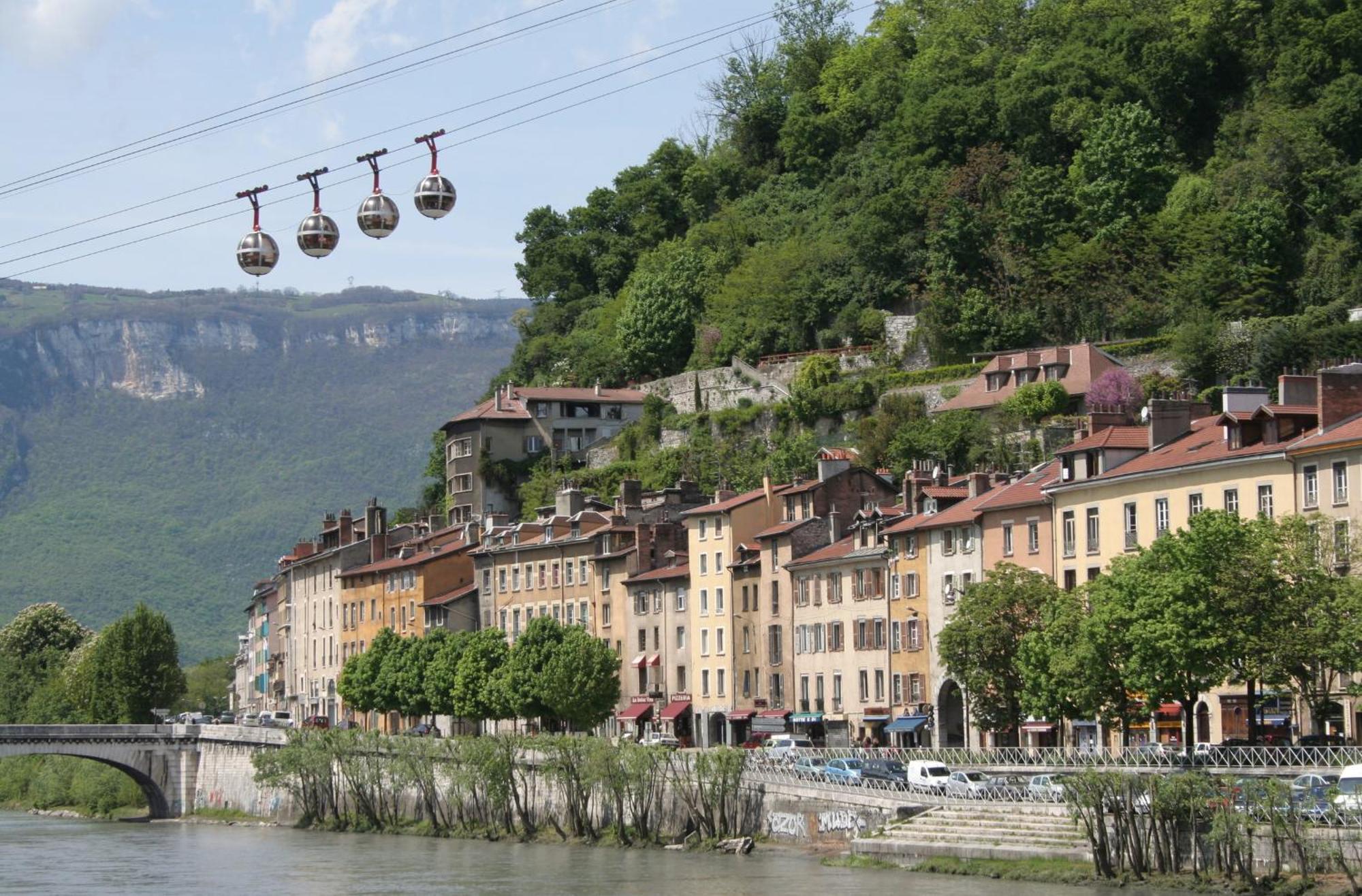 Auberge De Jeunesse Hi Grenoble Эшироль Экстерьер фото